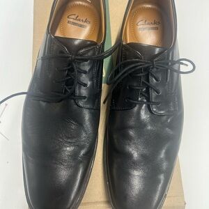 Clarks Men's Classic Black Oxfords